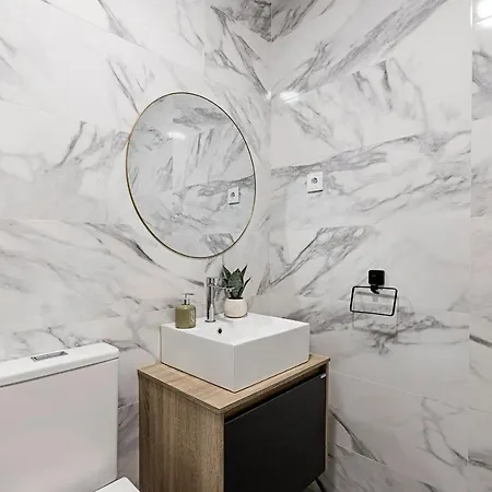 公寓 2br Flat Near Marques W/ Ac By Lovelystay 波尔图