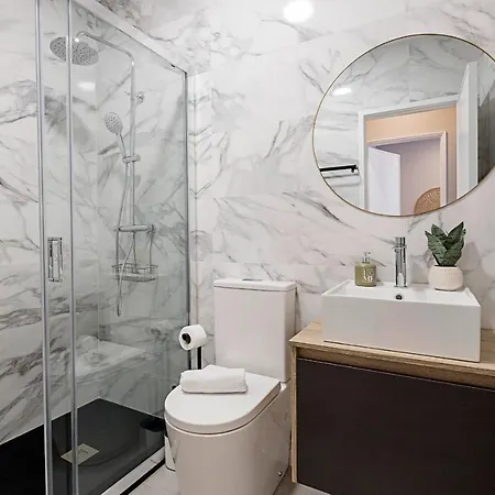 2br Flat Near Marques W/ Ac By Lovelystay Apartment *