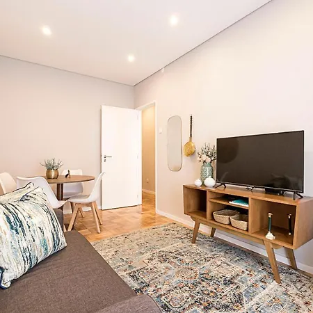 2br Flat Near Marques W/ Ac By Lovelystay