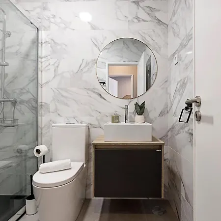 2br Flat Near Marques W/ Ac By Lovelystay Apartment